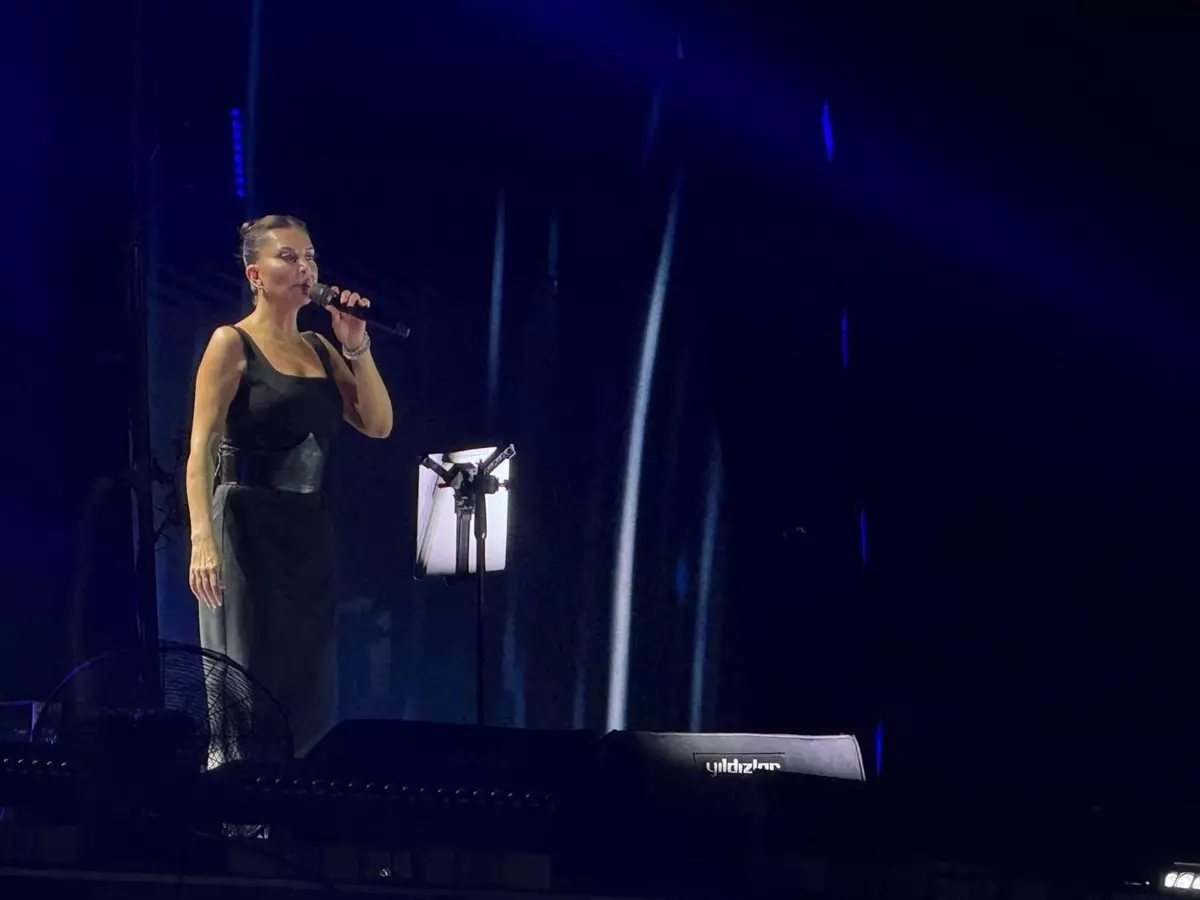 Ebru Yaşar Bursada Coşturdu!