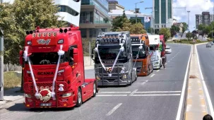 Tırlarla Düğün Konvoyu Görenleri Hayrete Düşürdü