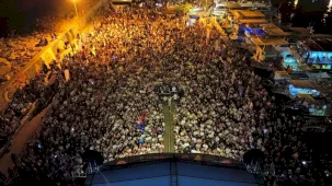 Zeynep Bastık, Kaş Festivali’nde Büyüledi