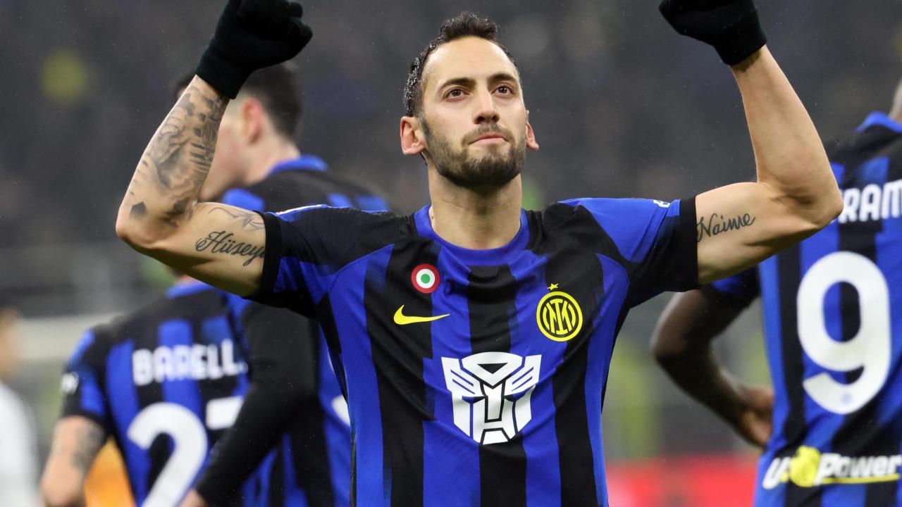 Kapıyı Gösterdiler: Hakan Çalhanoğlu İstanbul Biletini Öne Çekti