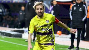 36 Yaşındaki Caner Erkin'den Sürpriz Transfer: 1. Lig Ekibine İmza Atarak Yeni Bir Sayfa Açtı