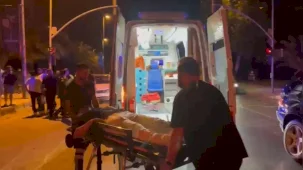 Kadıköy'de Otomobil ve Motosiklet Çarpışması: 2 Yaralı