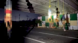 Otoyolda Dehşet Verici Manzara! Kafalarını Kesip Köprüye Astılar